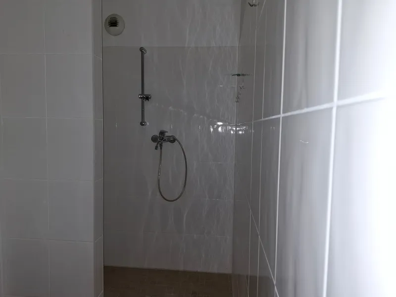 Deine neue Wohnung als Single mit bodengleicher Dusche und ohne WBS — photo 1